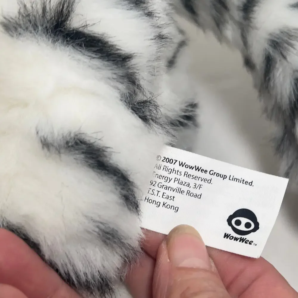 WowWee Alive Interactive White Tiger Cub Plush Toy 2007 Realistic Makes Sounds